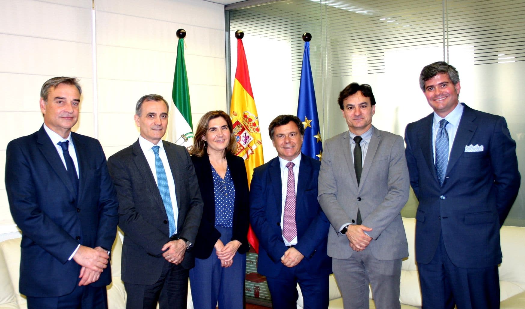 La Consejera de Empleo de la Junta de Andalucía, Rocío Blanco, se reúne con el sector cementero andaluz