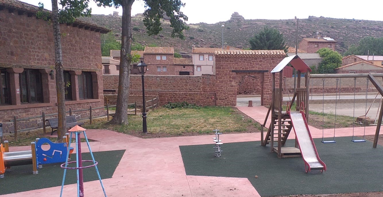 CEMEX desarrolla un hormigón que ‘clona’ el color rojizo de las areniscas que rodean al municipio turolense de Ródenas