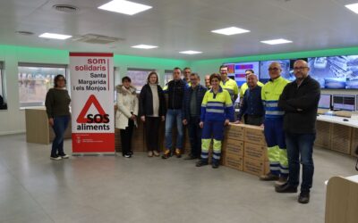 Los trabajadores de la fábrica de Monjos de Cementos Portland Valderrivas participan en la campaña de recogida de alimentos “Soy Solidario”