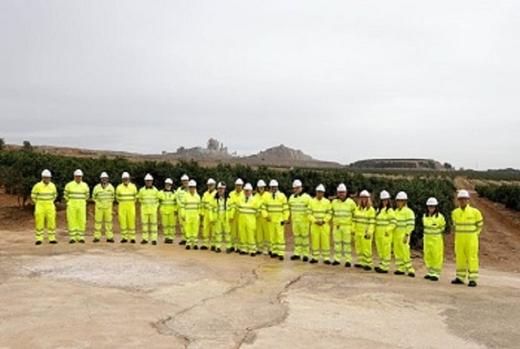 El alcalde de Alicante y la CEV visitan la fábrica de Cemex para conocer sus planes de descarbonización