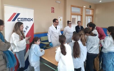 Cemex celebra el Día de la Mujer y la Niña en la Ciencia de la escuela de Morata de Jalón
