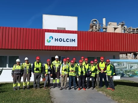 Holcim España recibe la visita de centros educativos en la fábrica de Jerez con motivo de su 50 aniversario