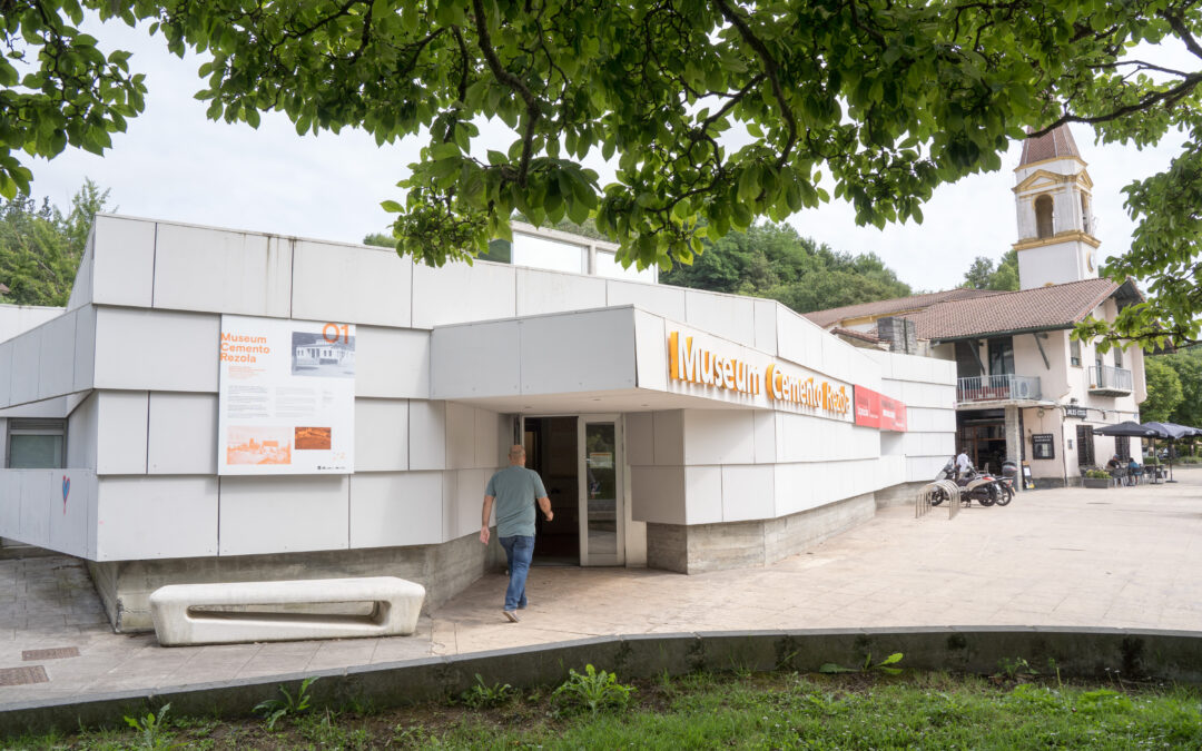 Museum Cemento Rezola celebra el Día Internacional de los Museos con una visita guiada a sus instalaciones y a la fábrica de Añorga