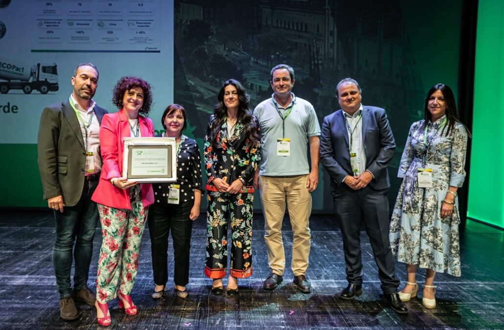 Holcim España recibe el premio a la reducción de huella de carbono de ANEFHOP